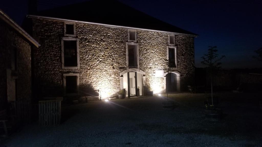Maison de 4 chambres avec piscine partagee terrasse amenagee et wifi a La Roche sur le Buis 26170 La Roche-sur-le-Buis
