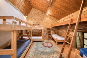 Maison de 4 chambres avec terrasse amenagee et wifi a Gavaudun