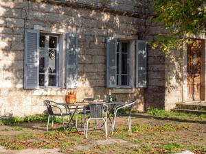 Maison de 4 chambres avec terrasse amenagee et wifi a Levie