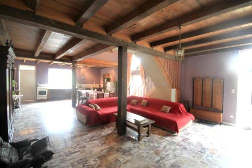 Maison de 5 chambres avec piscine partagee et terrasse amenagee a Queyssac
