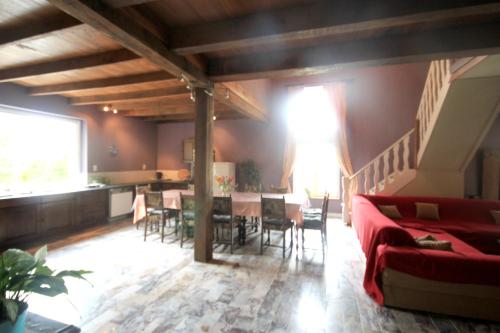 Maison de 5 chambres avec piscine partagee et terrasse amenagee a Queyssac
