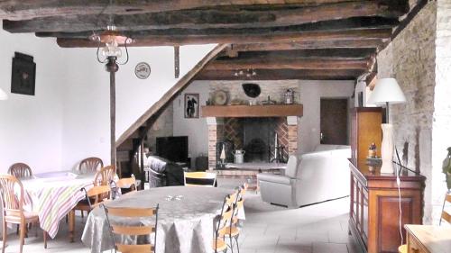 Maison de 5 chambres avec piscine privee jardin clos et wifi a Coulaures