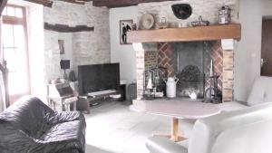 Maison de 5 chambres avec piscine privee jardin clos et wifi a Coulaures