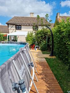 Maison de vacances Maison de 5 chambres avec piscine privee jardin clos et wifi a Gigny sur Saone 16 Grande Rue 71240 Gigny-sur-Saône Bourgogne