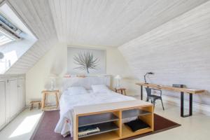 Maison de 5 chambres avec vue sur la mer jardin clos et wifi a Regneville sur Mer a 2 km de la plage