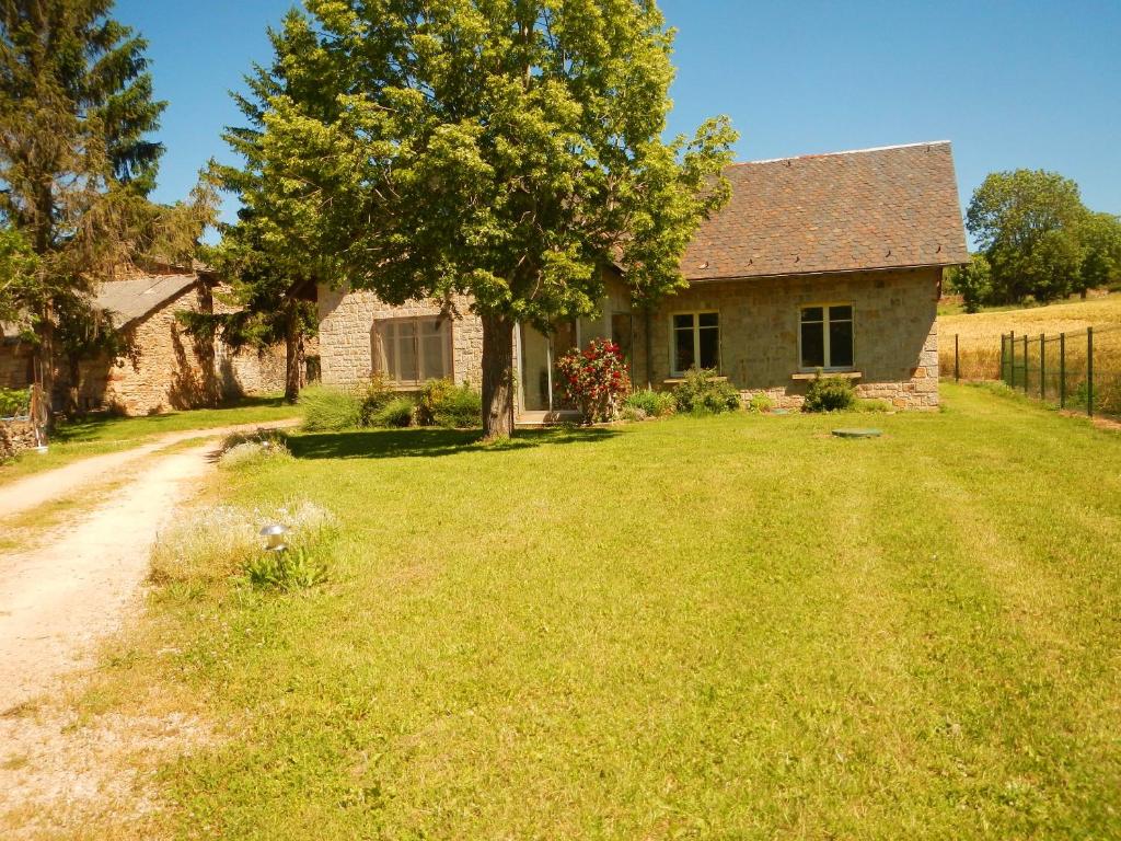 Maison de 6 chambres avec jardin clos et wifi a Banassac Lieu dit Grezes, 48500 Banassac