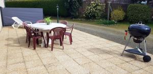 Maison de 6 chambres avec jardin clos et wifi a Bourguenolles