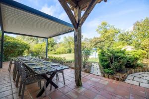 Maison de 6 chambres avec piscine privee jardin amenage et wifi a Thenac