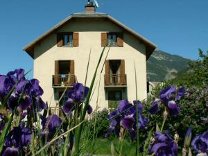 Maison de vacances Maison de 7 chambres avec jardin amenage a Villar Saint Pancrace 38 Rue du Mélezin Hautes-Alpes, Provence-Alpes-Côte d'Azur 05100 Villar-Saint-Pancrace Provence-Alpes-Côte d\'Azur