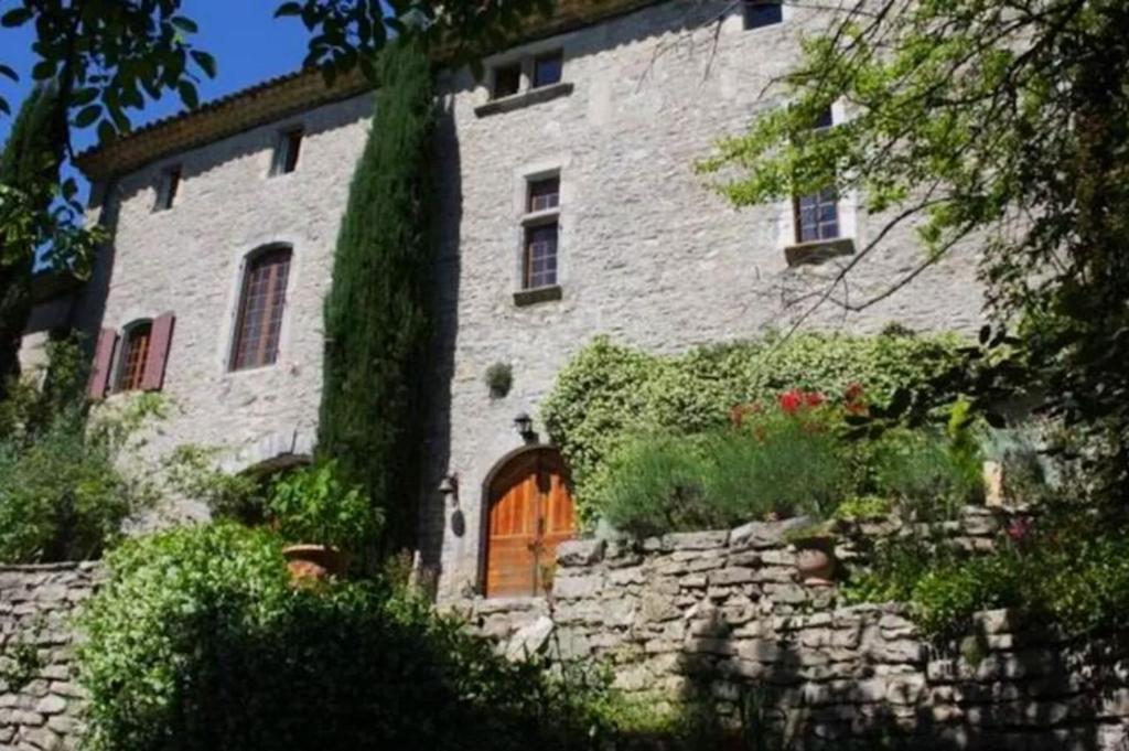 Maison de vacances Maison de 7 chambres avec jardin clos a Ferrieres les Verreries Le Village Hérault, Occitanie 34190 Ferrières-les-Verreries