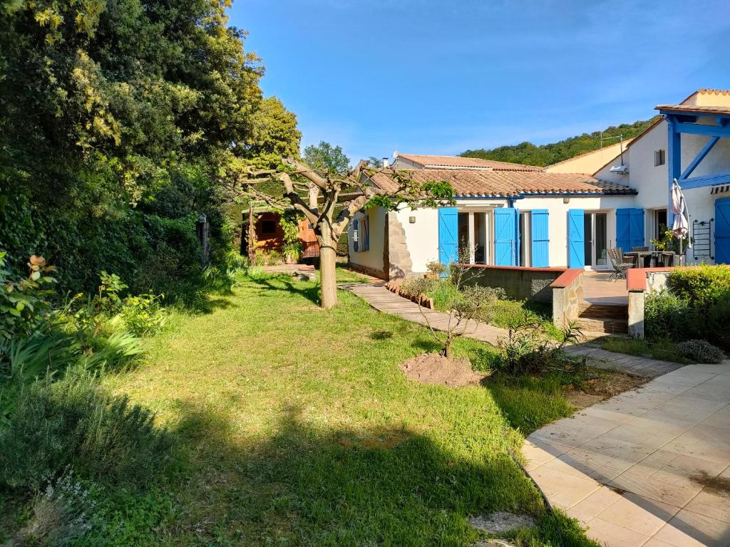 Maison de 7 chambres avec piscine privee jardin clos et wifi a Monteux