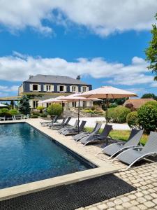 Maison de 7 chambres avec piscine privee sauna et jardin clos a Bourmos