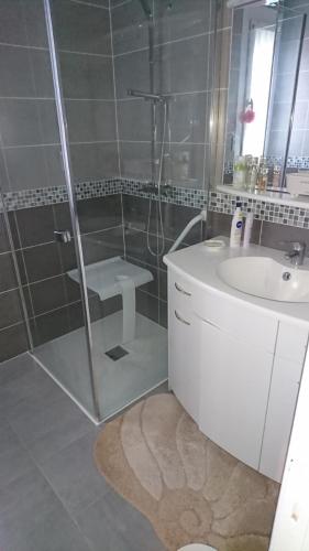 Maison de 85 M2 avec 2 chambres avec équipement de détente, wifi