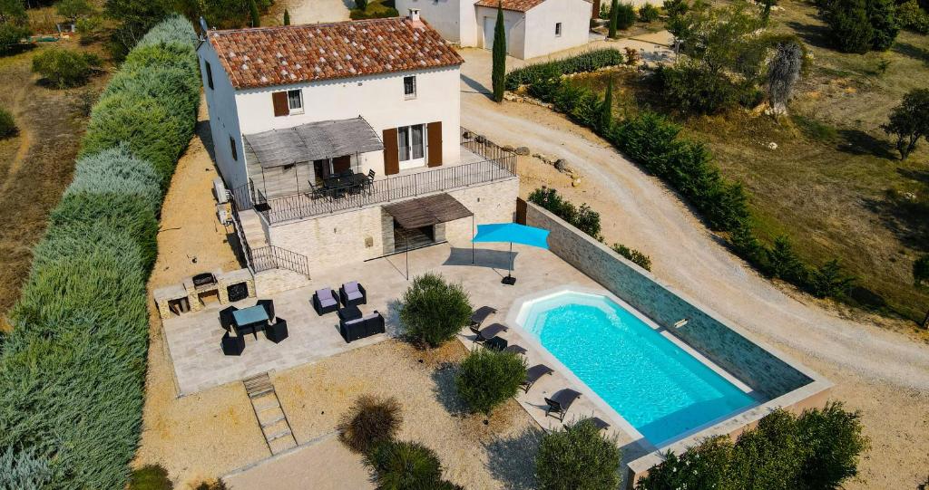 Maison de bourg à 350m des plages du débarquement. 14780 Lion-sur-Mer