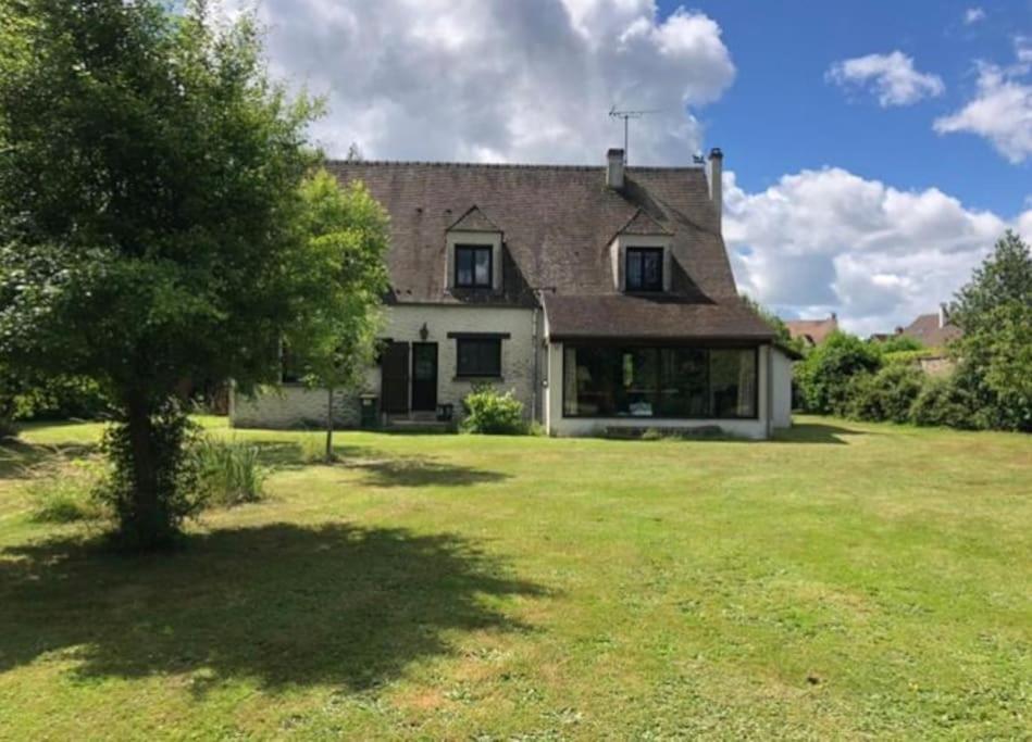 Maison de campagne avec cheminée à 45 min de Paris Rue de la Brèche aux Loups, 77610 Marles-en-Brie