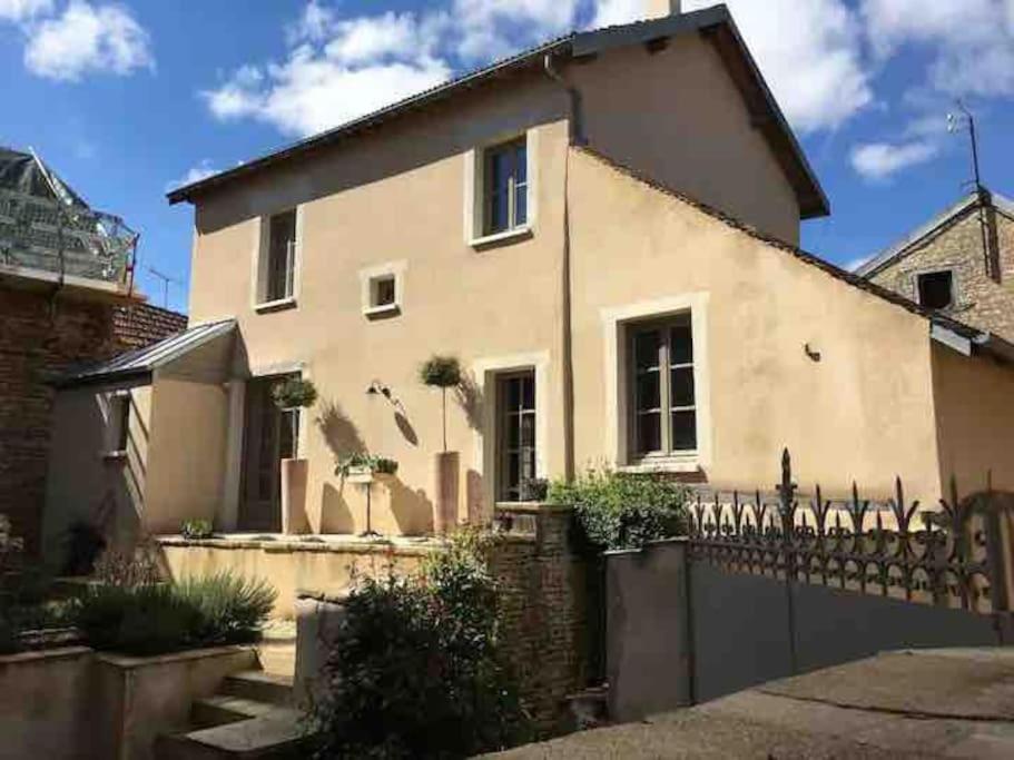 Maison de Campagne in Beautiful Burgundy 5 Rue du Bassin, 89310 Noyers-sur-Serein