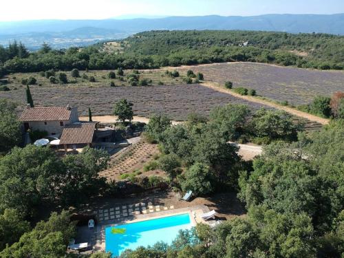 Maison de caractère dans Luberon avec piscine