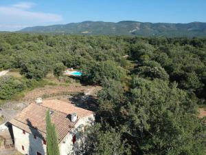 Maison de caractère dans Luberon avec piscine