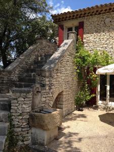 Maison de caractère dans Luberon avec piscine