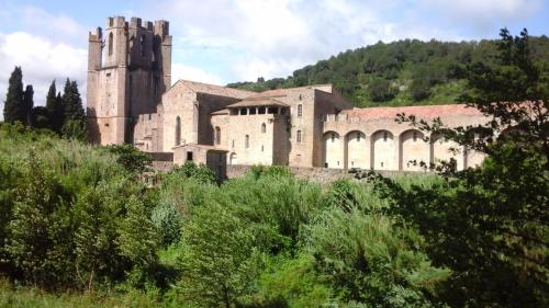 Maison de caractère face à l abbaye de lagrasse