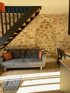 Maison de caractère, proche des remparts.