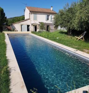MAISON DE CHARME AVEC BASSIN DE NAGE