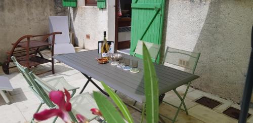 MAISON DE CHARME AVEC JARDIN CLOS