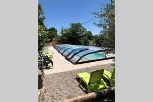 Maison de charme avec piscine couverte et 9000m2
