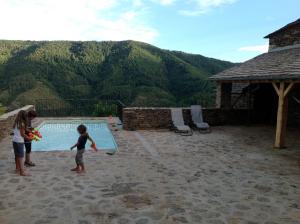 MAISON DE CHARME EN ARDECHE DU SUD AVEC PISCINE