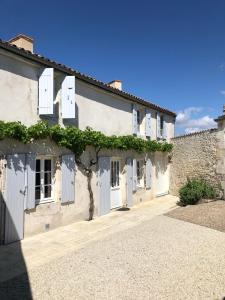 Maison de vacances Maison de charme LA ROCHELLE ILE DE RE BELLECROIX 17 RUE MONPLAISIR 17139 Dompierre-sur-Mer -1