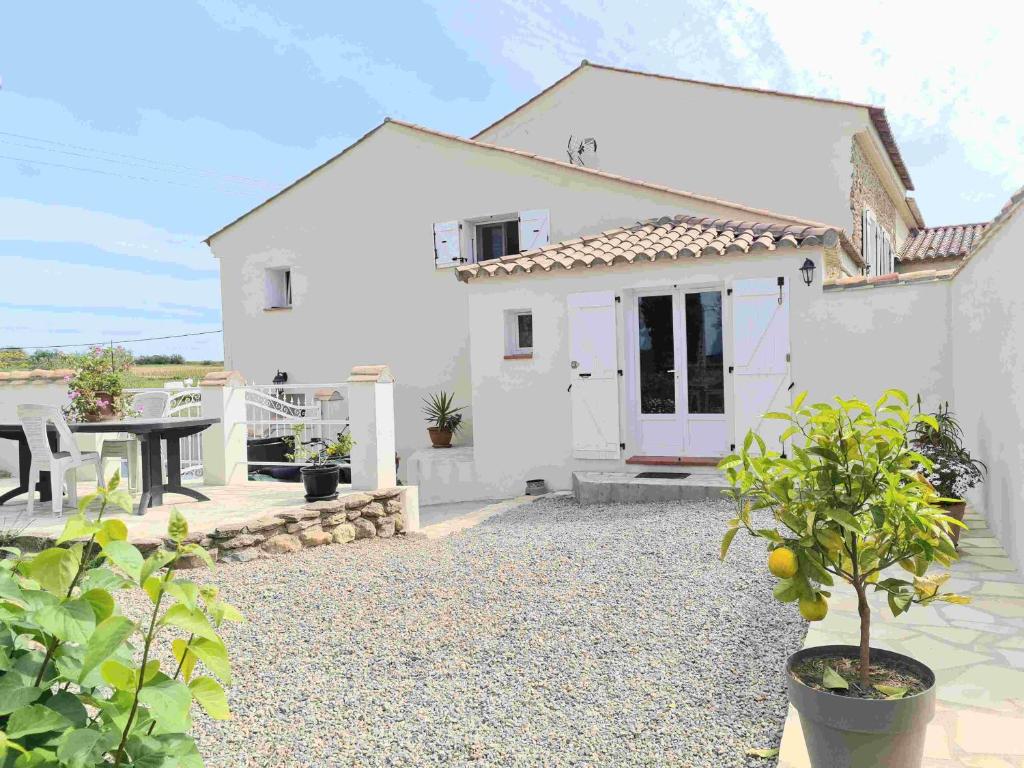 Maison de famille en pierre près de la rivière 30210 Collias