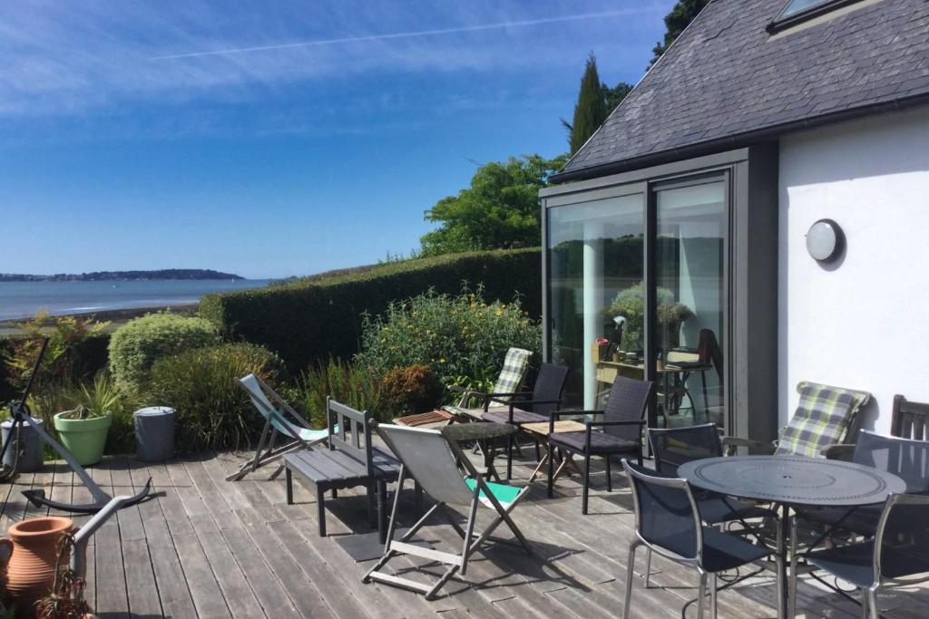 Maison de vacances Maison de pêcheur rénovée - Couché de soleil en terrasse 24 route du port 29252 Plouézocʼh