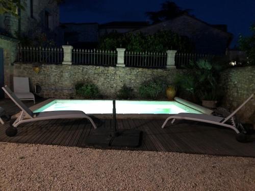 Maison de plain pied pour 4 pers piscine Lussan