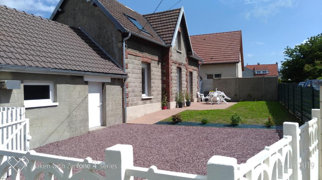 Maison de vacances MAISON DE PLAISANCE AVEC JARDIN ET VUE MER A 200m 2 bis Chemin de la Chapelle 76200 Dieppe