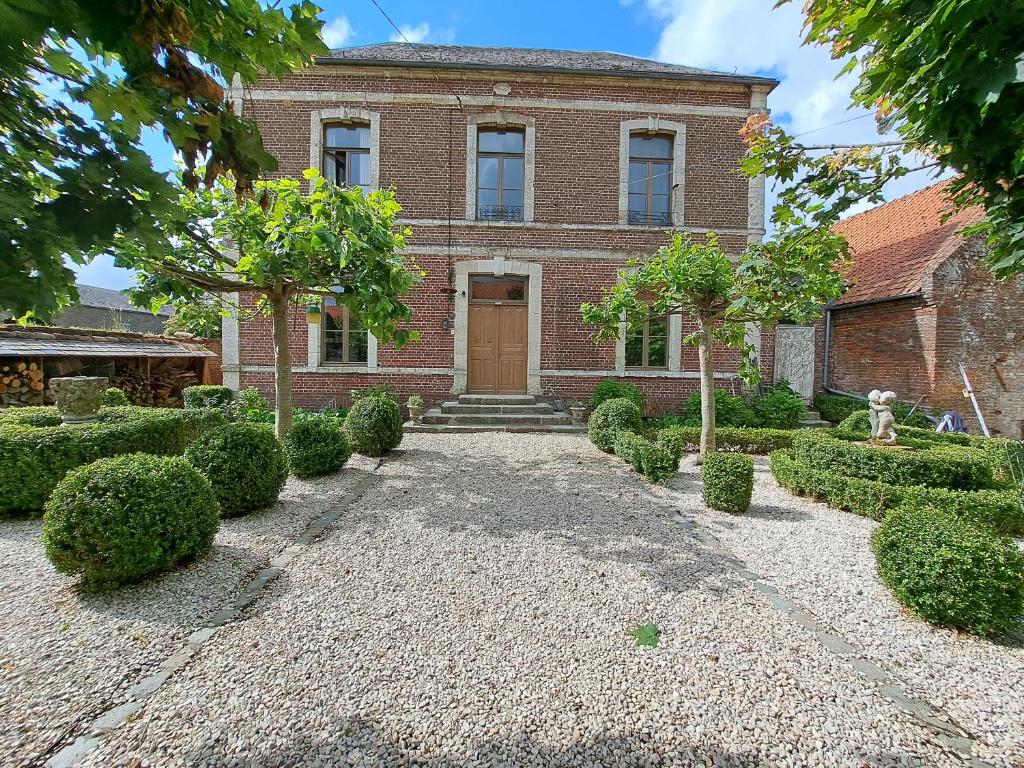 Maison de vacances à la campagne avec piscine \ Montecouvez, 59258 Aubencheul-aux-Bois