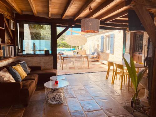 Maison de vacances avec piscine et jacuzzi