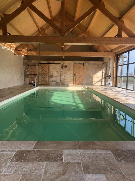 Maison de vacances MAISON DE VACANCES AVEC PISCINE INTERIEURE - Le Grand Champagne Le Grand Champagne 72130 Saint-Victeur