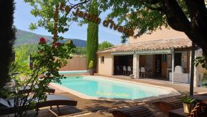 Maison de vacances Maison de Vacances \ 1705 CHEMIN DES SABLIERES 84580 Oppède Provence-Alpes-Côte d\'Azur