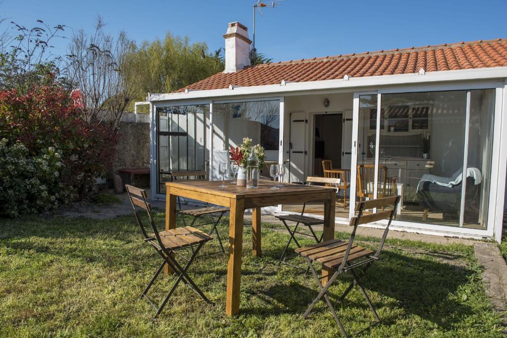 Maison de vacances pour 4 a L'Epine 12 rue du Général Charette, 85740 LʼÉpine