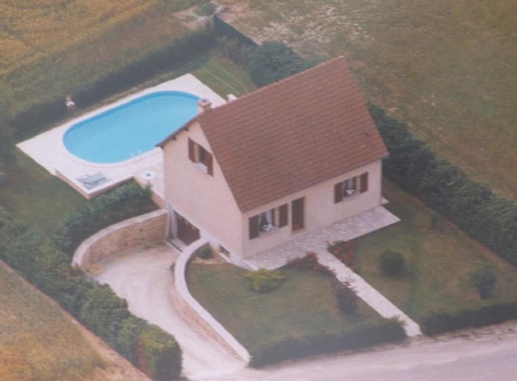 Maison de vacances pour 6 personnes avec piscine Lieu-dit Le Chatelet 26 rue du Muguet, 89520 Lainsecq