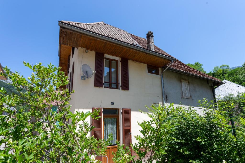 Maison de Village à St Pierre d'Entremont Le Bourg, 73670 Saint-Pierre-dʼEntremont