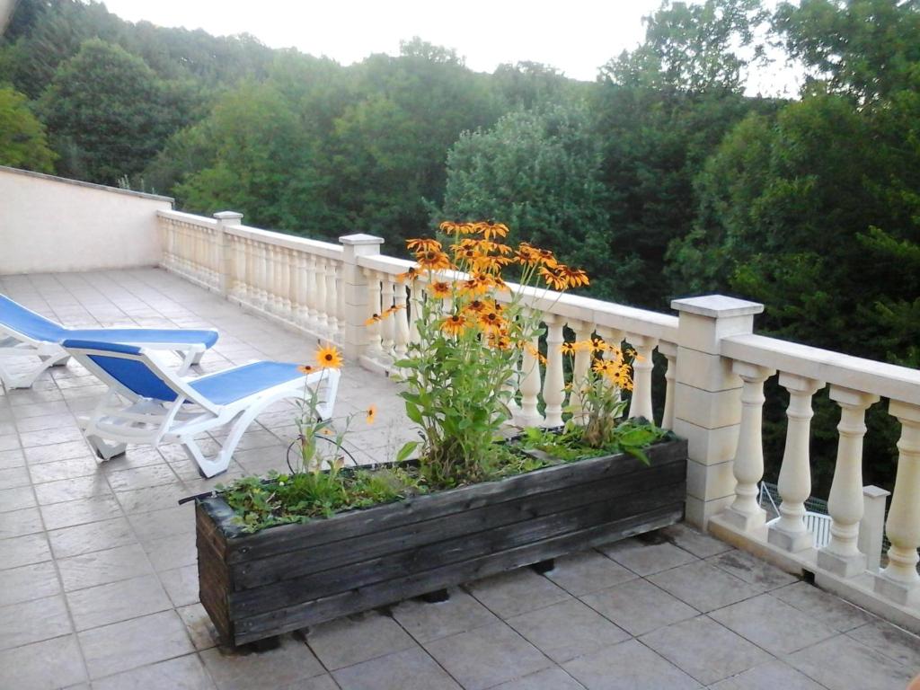 Maison de village avec terrasse intime ambiance Guinguette 11560 Fleury