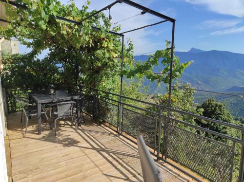 Maison de village avec vue sur les montagnes