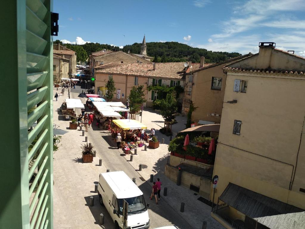 Maison de village, les hirondelles 1 Place du Tambour d'Arcole, 84160 Cadenet