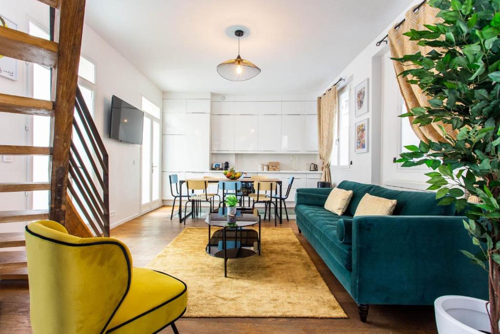 Maison de ville confortable avec piscine 17800 Pons