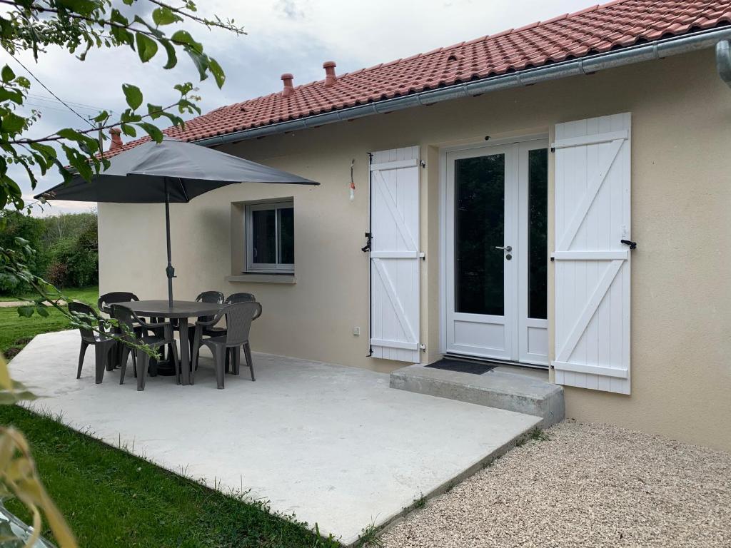 Maison de ville en plein cœur de Sanary 3 double chambres 105M2 83110 Sanary-sur-Mer