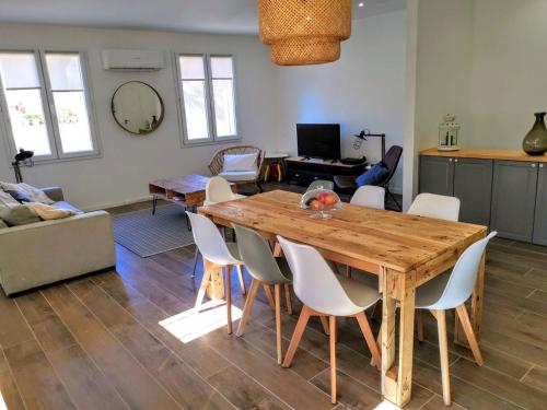 Maison de ville en plein cœur de Sanary 3 double chambres 105M2