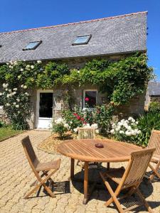 Maison de vacances Maison de Yec'hed mat, authentique et charmante. Lieu dit Coat Rogan 22450 Pommerit-Jaudy Bretagne