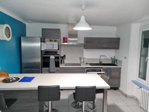 Maison du port, à 100 m de la mer jusqu'à 9 personnes