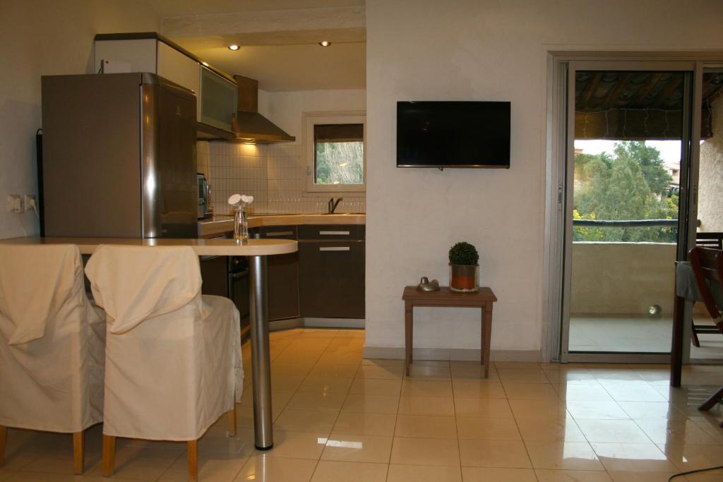 Maison duplex 2 chambres, avec jardin, 800m plage